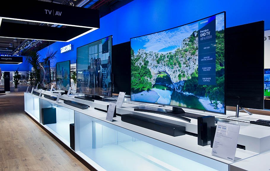 Weltneuheit von Samsung: Mit nur einem Kabel wird QLED-TV zum Chamäleon