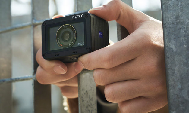 Sonys Winzling hat es in sich: 4k Video und 16 Bilder pro Sekunde
