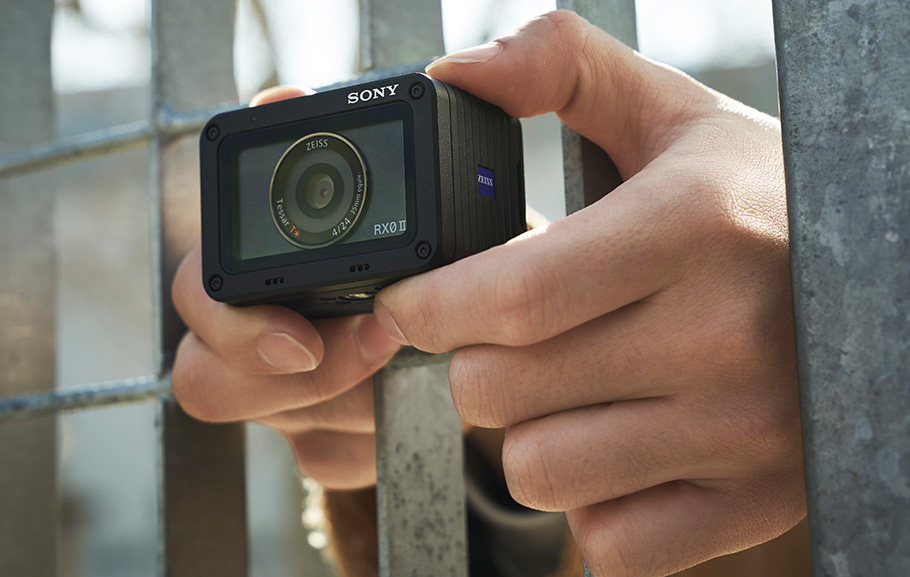 Sonys Winzling hat es in sich: 4k Video und 16 Bilder pro Sekunde