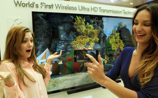 Vom Smartphone auf den Fernseher – LG demonstriert kabelloses Ultra-HD-Streaming [Video]