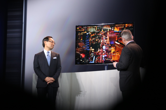 Panasonic ebenfalls mit 4K OLED TV auf der CES 2013