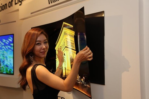 LG präsentiert 4K OLED Fernseher Prototyp zum „Tapezieren“
